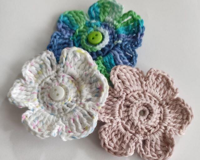 Handmade Bloom: Crochet Hair Clip Free Pattern - Wizard of Loops Studio
